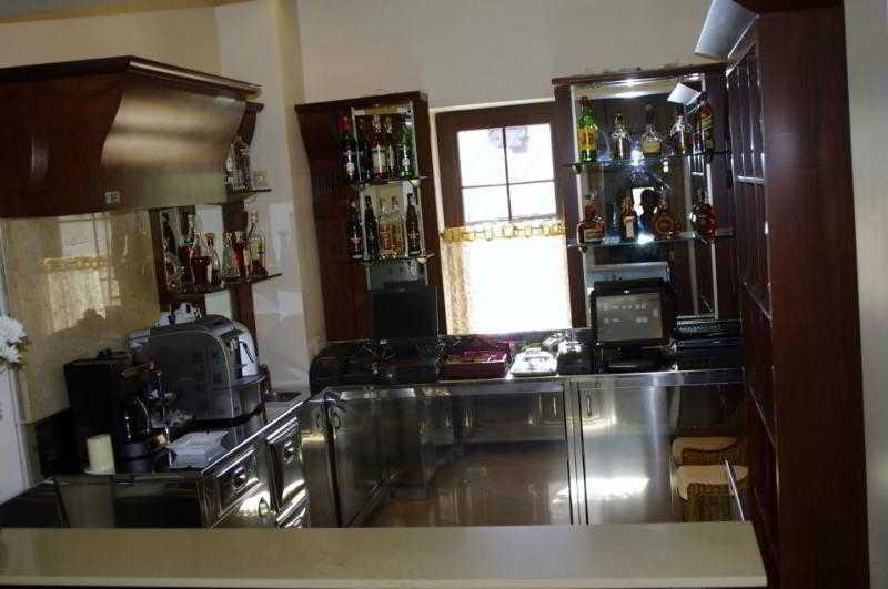 Hotel Angelo D'Oro Ploieşti Kültér fotó