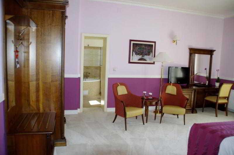 Hotel Angelo D'Oro Ploieşti Kültér fotó