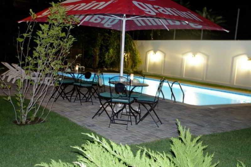 Hotel Angelo D'Oro Ploieşti Kültér fotó