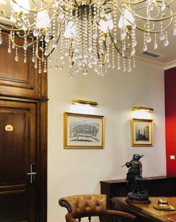 Hotel Angelo D'Oro Ploieşti Kültér fotó