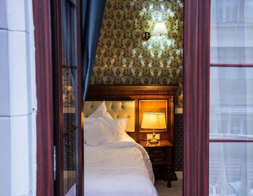 Hotel Angelo D'Oro Ploieşti Kültér fotó