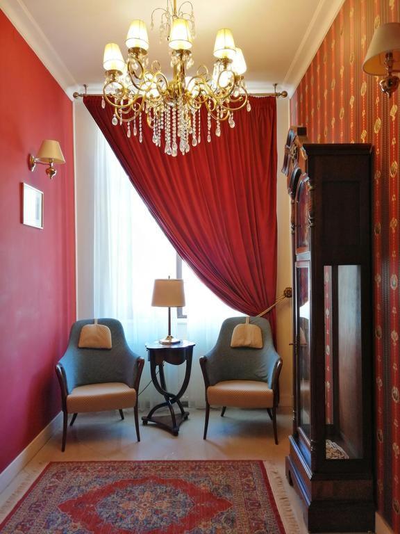 Hotel Angelo D'Oro Ploieşti Kültér fotó
