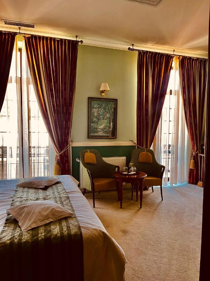 Hotel Angelo D'Oro Ploieşti Kültér fotó