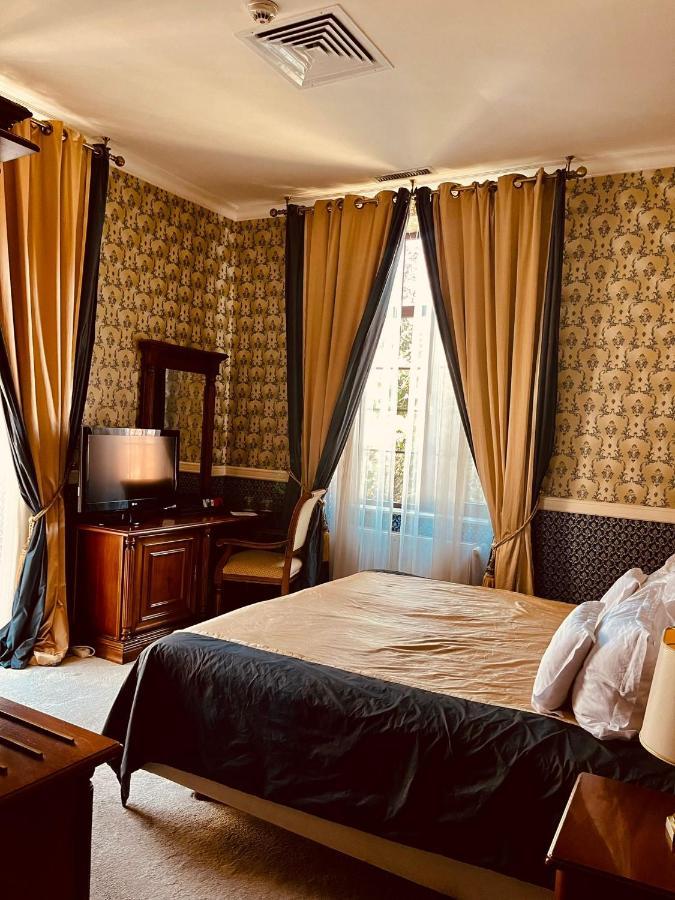 Hotel Angelo D'Oro Ploieşti Kültér fotó