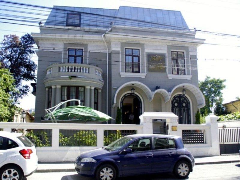 Hotel Angelo D'Oro Ploieşti Kültér fotó
