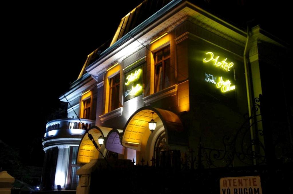 Hotel Angelo D'Oro Ploieşti Kültér fotó
